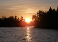 湖に沈む夕日